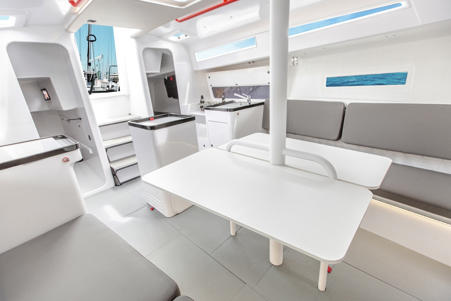 First 36 SE- interior