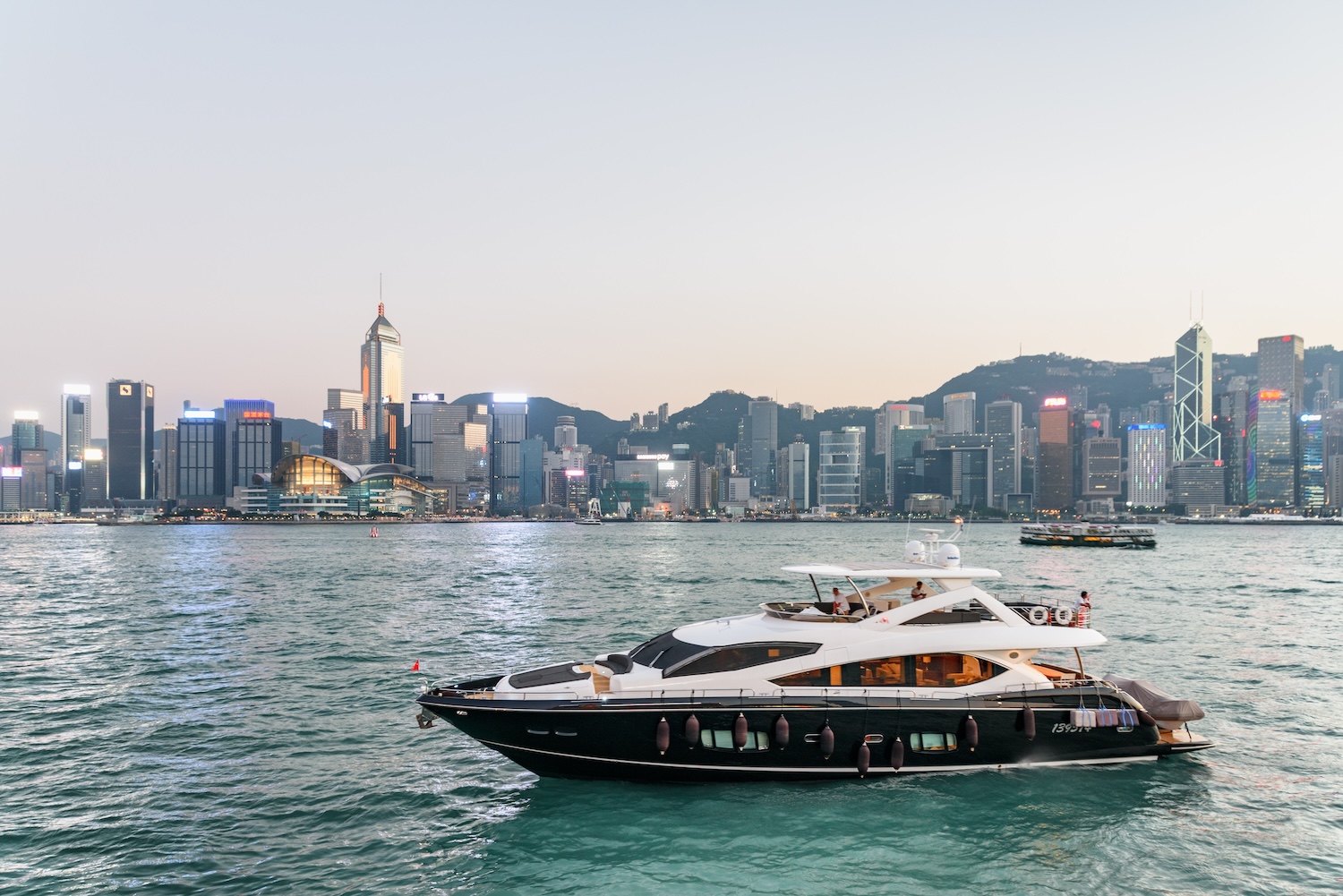 Hong Kong yacht charter - itinerary  